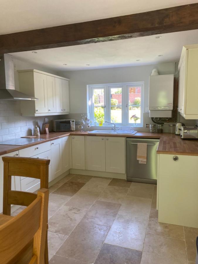 Honeysuckle Cottage Hereford Exterior photo