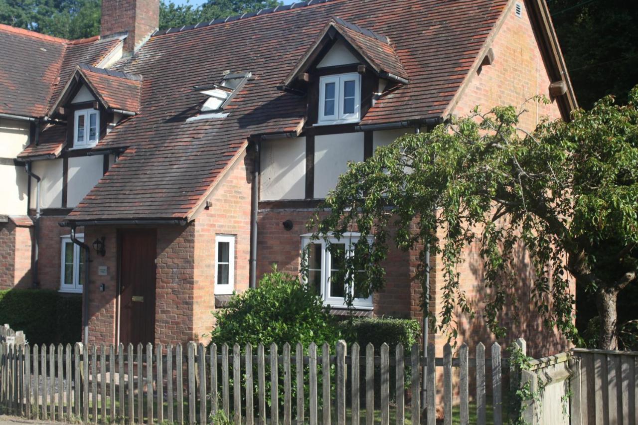 Honeysuckle Cottage Hereford Exterior photo